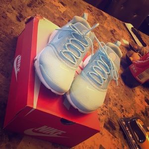 Grade School Presto Fly- Still Blue